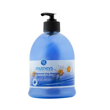 Mutneys Berry Blue Hundeshampoo velegnet til hvide og plettede hunde